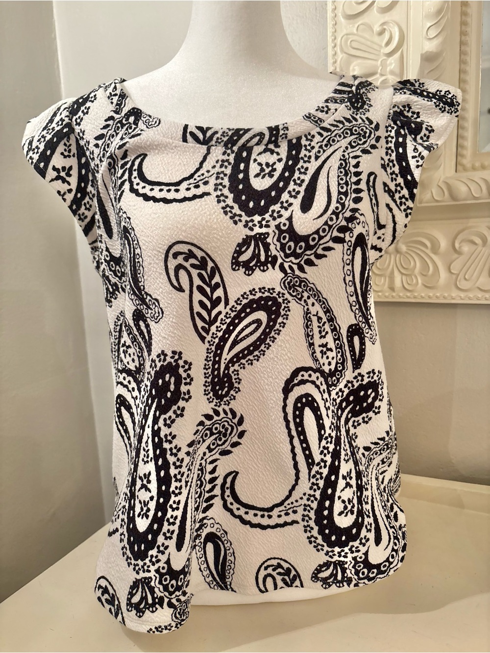 Deletta for Anthropologie Black & White Paisley Cap-Sleeve Women's Top S